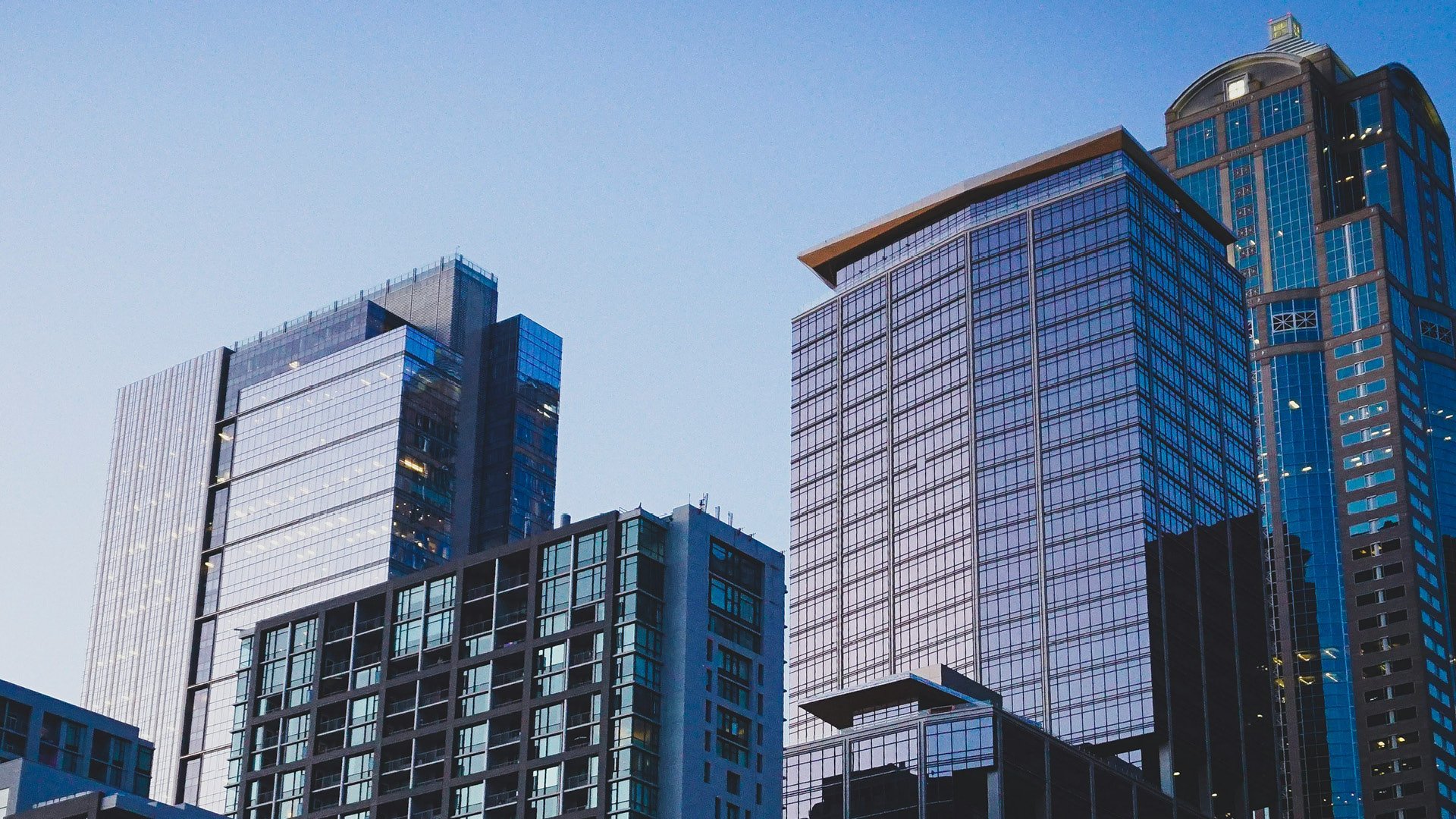 SR-26Web-Hero4-IAM-RealEstateInvestment